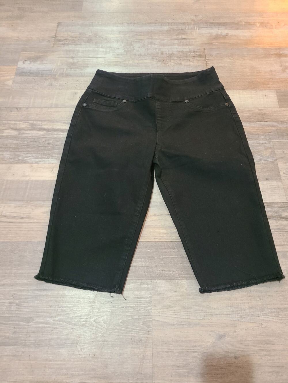Diane Gilman by HSN small womens black cut off denim capris